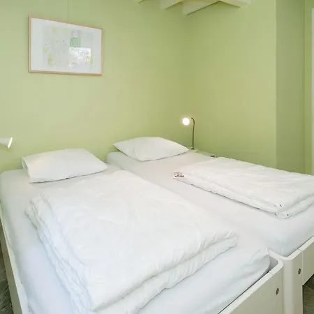 Great Spacious In A Tranquil Tatil Evi Stavelot